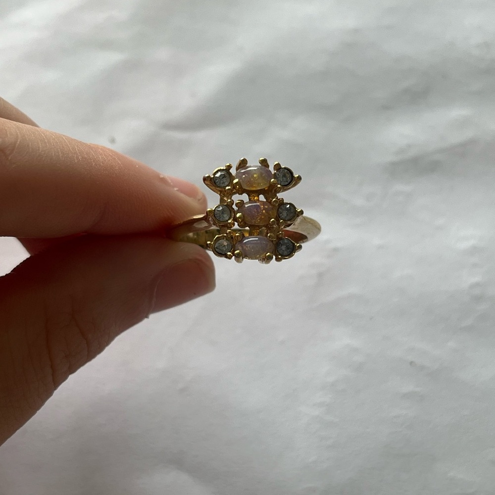 Vintage Avon signed ring size 7